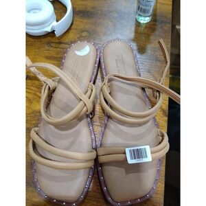 CUSHIONAIRE Women's Virgo flat sandal +Memory Foam,Tan 8M US